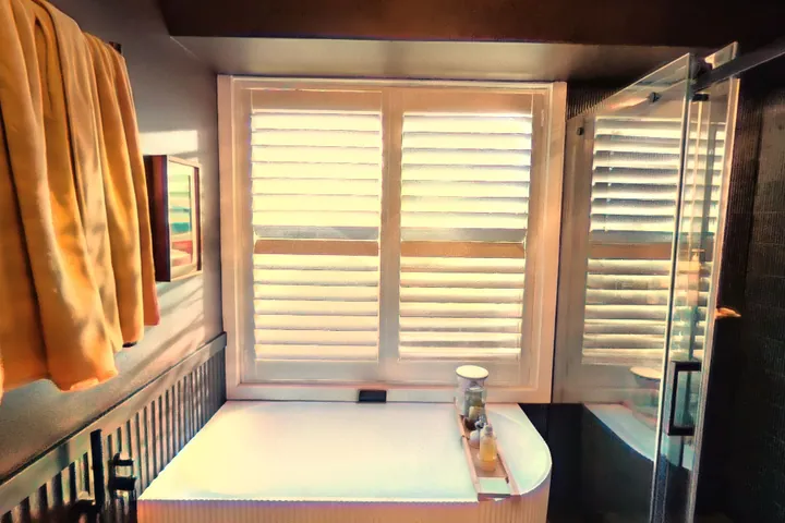 Ensuite in the 360 tour