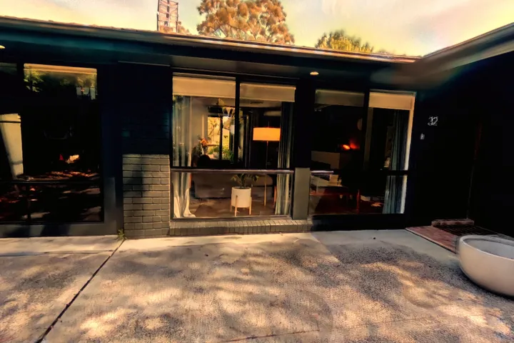 Front yard in the 360 tour